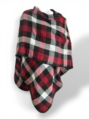 Woolrich Reversible Fleece Cape Shawl Poncho Blanket Wrap in Buffalo Plaid Wrap